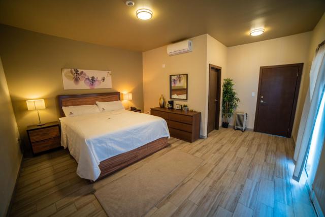 California Comfort & Suites