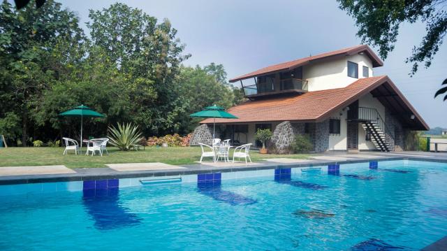 Jungle Safari Resort & Holiday Villa