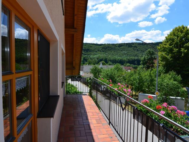 Apartment with private terrace in Prunn