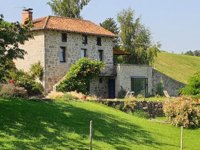 Beautiful stone house with jacuzzi