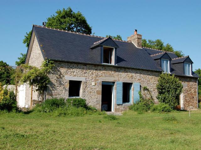 Lovely mansion with fenced garden