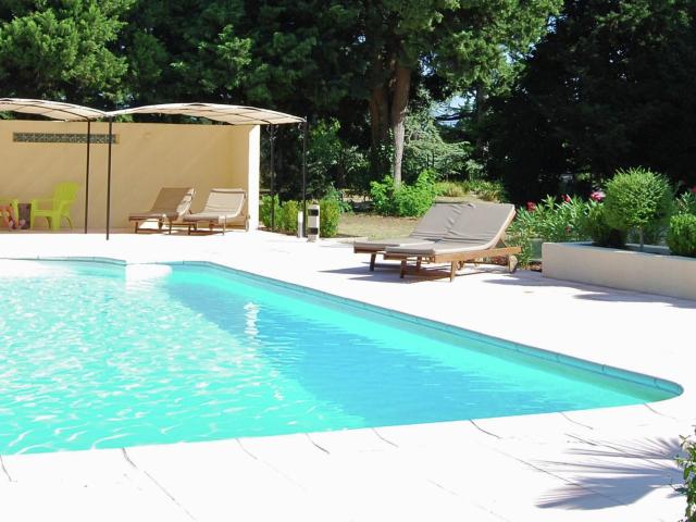 Beautiful appartment with pool in Provence