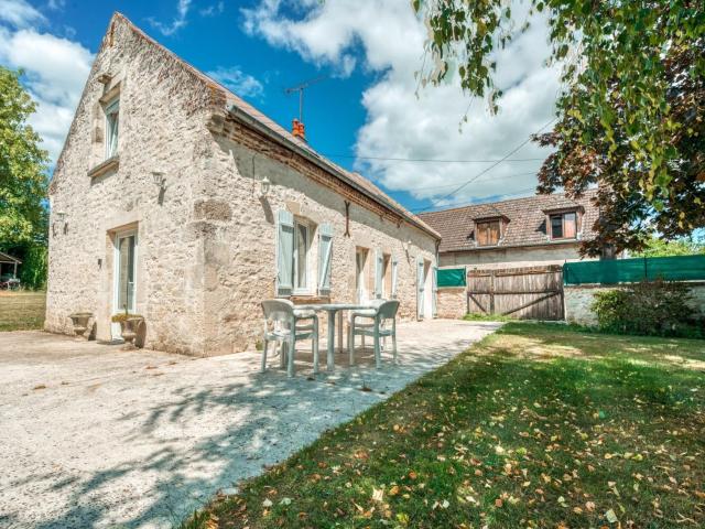 Cozy Farm House in Boncourt with Barbeque