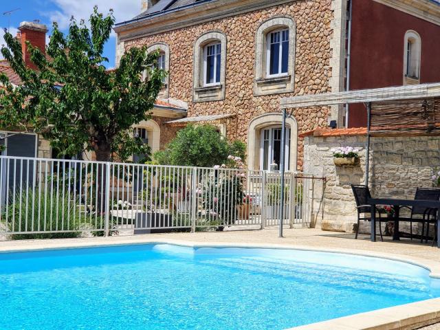 La Villa des Roses Gîte Chambres d'hôtes Piscine chauffée