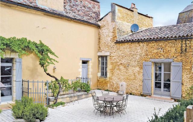 Gorgeous Home In Sainte Alvère With Kitchen