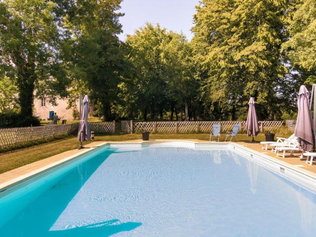 Heritage château in Chaleix with shared pool