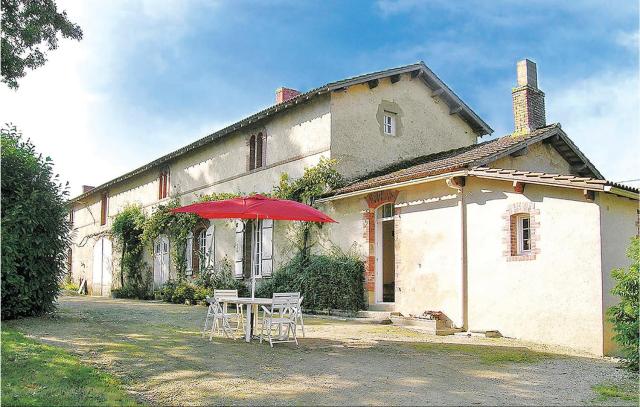 2 Bedroom Gorgeous Home In La Chapelle Hermier