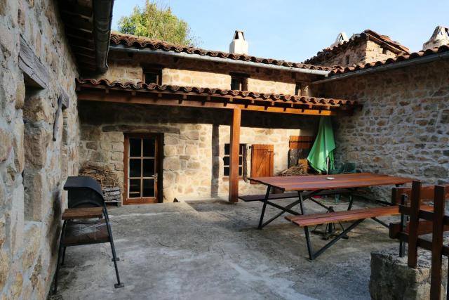 Maison charmante a Saint Basile avec jardin et terrasse