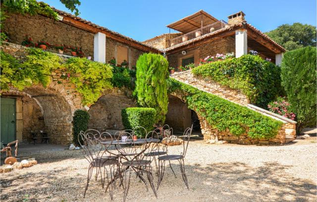 5 Bedroom Lovely Home In Uzès