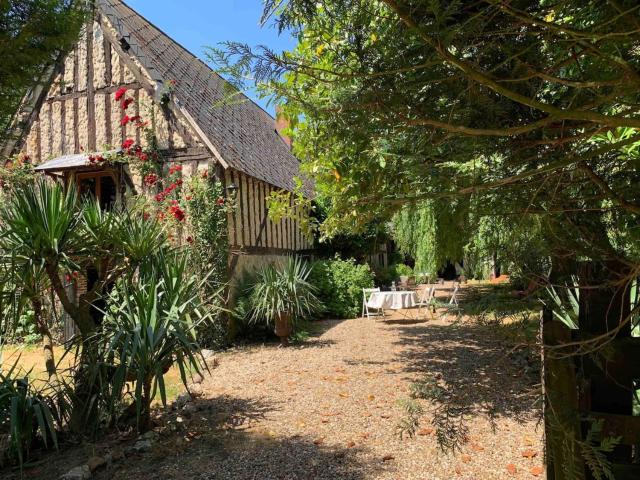 Maison spacieuse et charmante a Dame Marie avec jardin