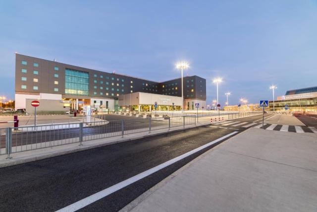 Courtyard by Marriott Warsaw Airport