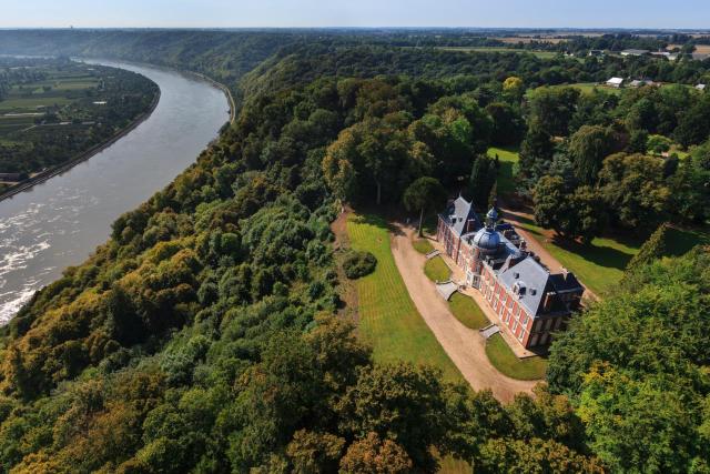 Appart Privé dans le Château du Landin