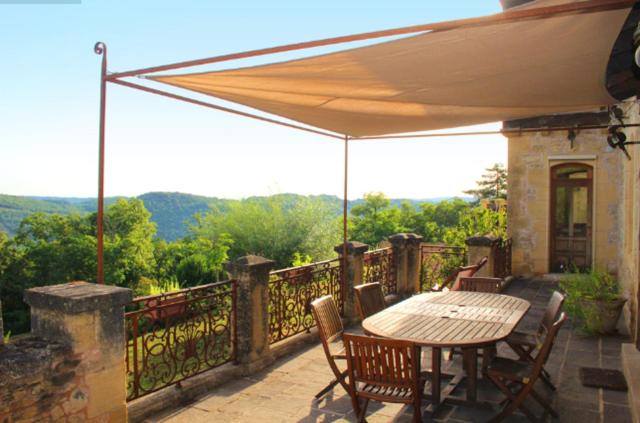 Maison charmante a Saint Cybranet avec grand jardin piscine