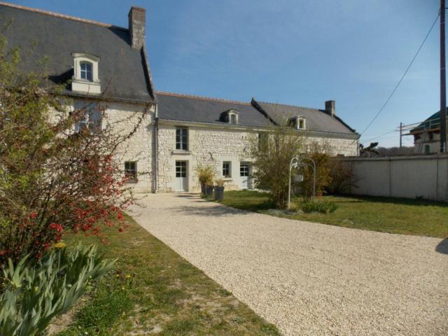 Gîte familial près de Chinon avec cour fermée, terrasse et équipements bébé - FR-1-381-370