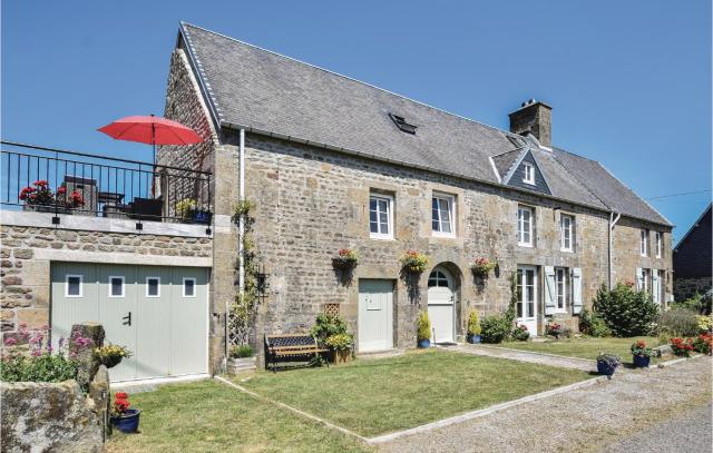 Nice Home In St-Michel-De-Montjoie With Kitchen