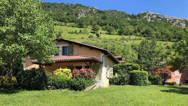 Gites le Paradis - Superbe vue sur le Vercors Dominant le village