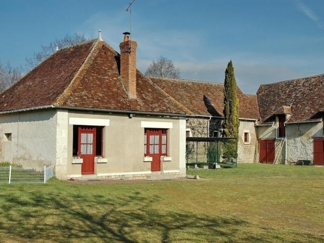 Ferme tranquille en Touraine avec jardin privé, proche Roche-Posay, animaux acceptés, linge inclus - FR-1-381-13