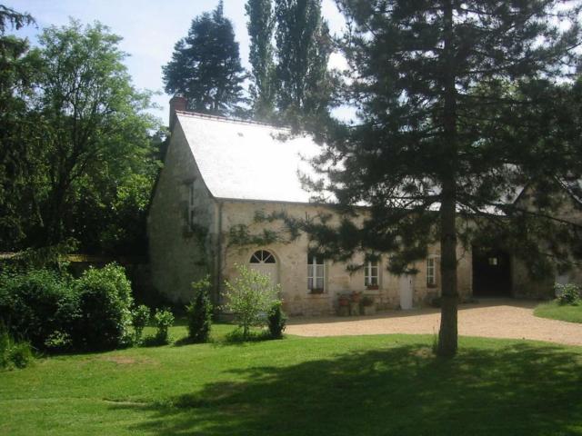 Gîte enchanteur 4 km de Chinon avec jardin privé, cheminée, salle de jeux et équipements bébé inclus - FR-1-381-188