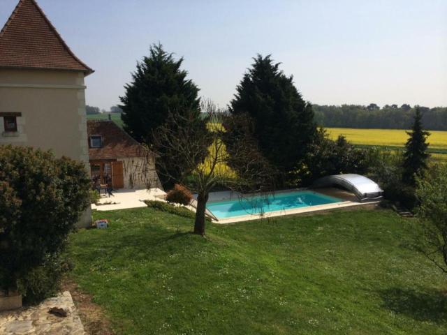 Charmante demeure 17e avec piscine privative, grand jardin et patrimoine riche en Touraine Sud. - FR-1-381-368