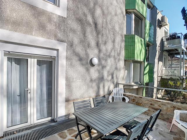 F2 avec terrasse, proche Thermes, animaux acceptés, wifi, parking - FR-1-451-25