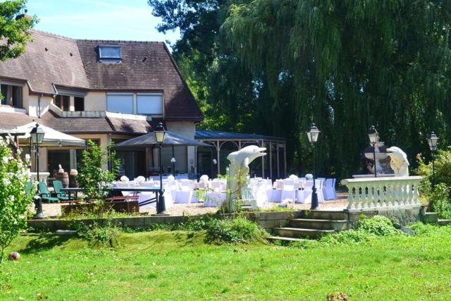 Villa spacieuse et conviviale a Courtenay avec jardin cloture