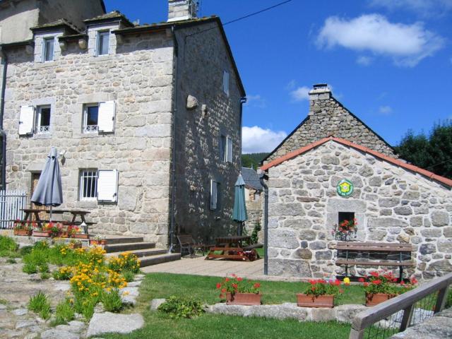 Maison charmante Le Malzieu jardin