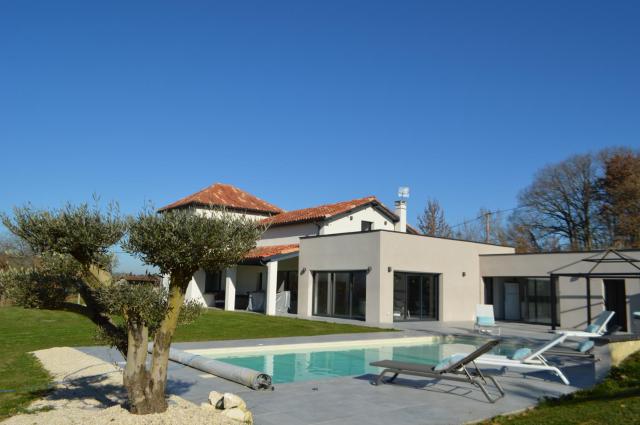 Villa au coeur du Gers avec vue sur les Pyrénées