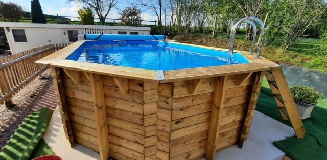 Maison spacieuse avec piscine et vue sur jardin a Fourches