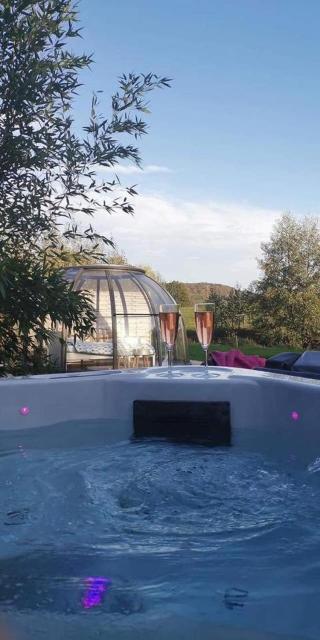 Les nuits insolites de la mothe - hébergement en bulle ou tiny house avec spa privatif