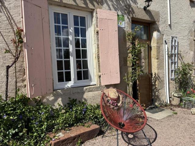 Grande maison rénovée avec jardin clos, idéale pour familles et amis, équipements variés, animaux acceptés - FR-1-489-50