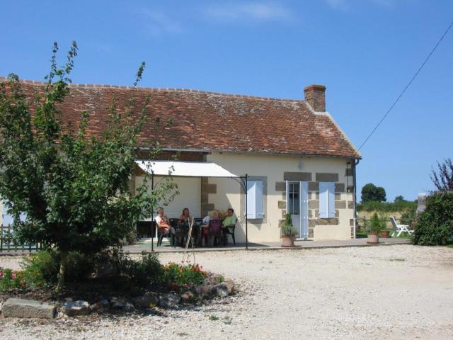 Fermette rénovée avec jardin clos, animaux acceptés, WiFi et parking - FR-1-489-87