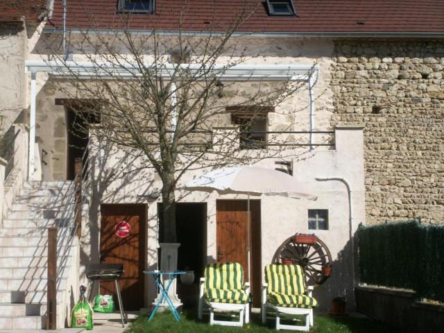 Gîte Climatise Près de la Sioule avec Jardin Privatif, Terrasse et Tout Confort - FR-1-489-96