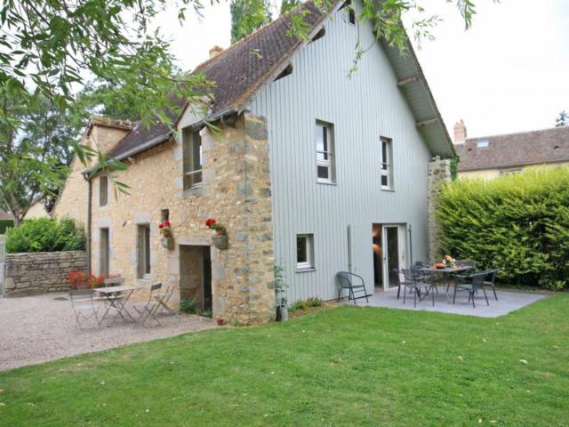 Grange du XVIIe rénovée, jardin, trampolines, proche Alençon, idéale familles et cavaliers - FR-1-497-24