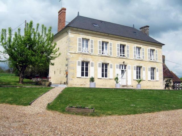 Grande maison avec piscine couverte, flipper et charme industriel en pleine campagne - FR-1-497-46