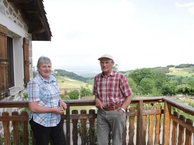 Gîte rénové avec cheminée et jardin à 15 km des pistes de ski - FR-1-496-9