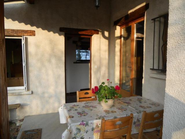 Gîte familial avec piscine, jardin clos et jeux pour enfants - Saint-Haon-le-Châtel - FR-1-496-21