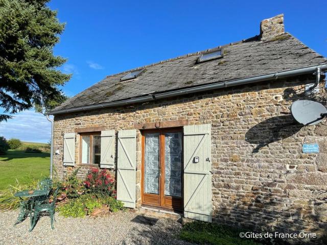 Maison de campagne avec spa, proche de vergers et cité médiévale, animaux acceptés, recharge électrique - FR-1-497-101