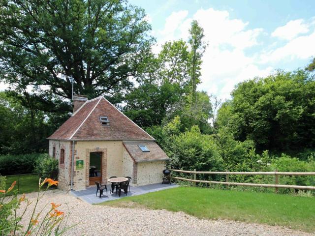 Gîte de Charme Ancien Moulin avec Étang, Terrasse, et Activités au Cœur de Longny au Perche - FR-1-497-84