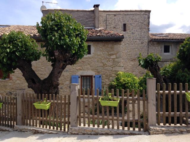 La petite maison en pierres