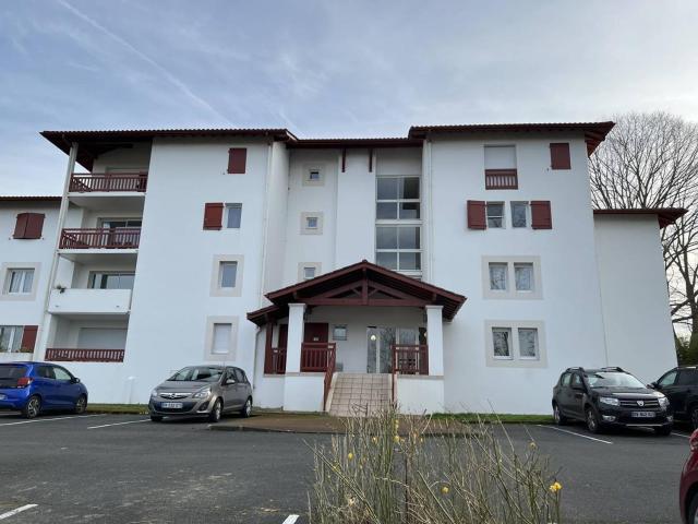 Appartement T2 à Cambo-les-Bains, proche centre et thermes, avec terrasse, parking, et accès internet - FR-1-495-74