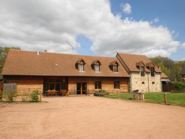 Gîte familial ou entre amis, 12 pers max, nature, forêt et équitation, proche Bagnoles de l'Orne - FR-1-497-18