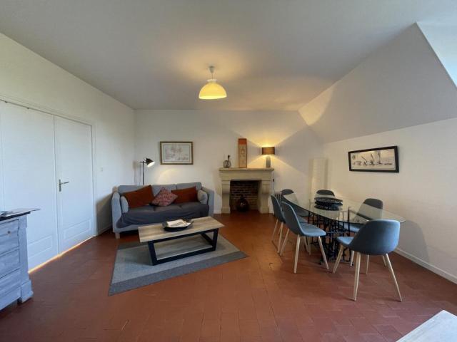 Appartement spacieux au Château avec parc arboré, proche de Villeneuve sur Allier, pour 6 pers., WiFi - FR-1-489-73