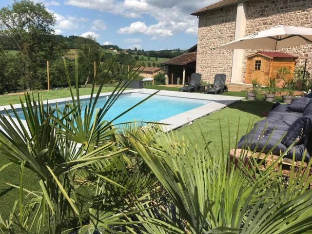 Gîtes confortables avec piscine, accueil animaux, cheminée, jardin - FR-1-496-140