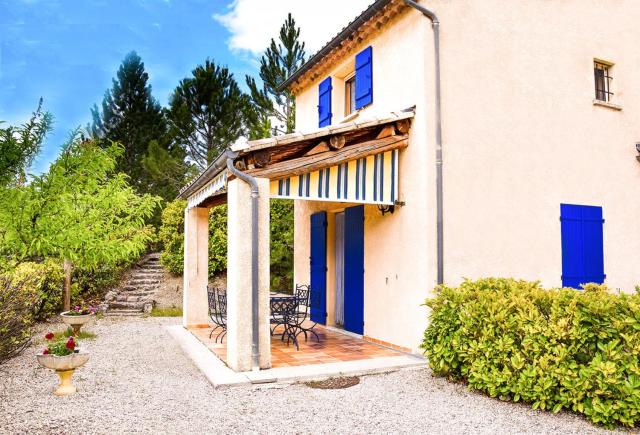 Appartement moderne a La Roche sur le Buis avec piscine