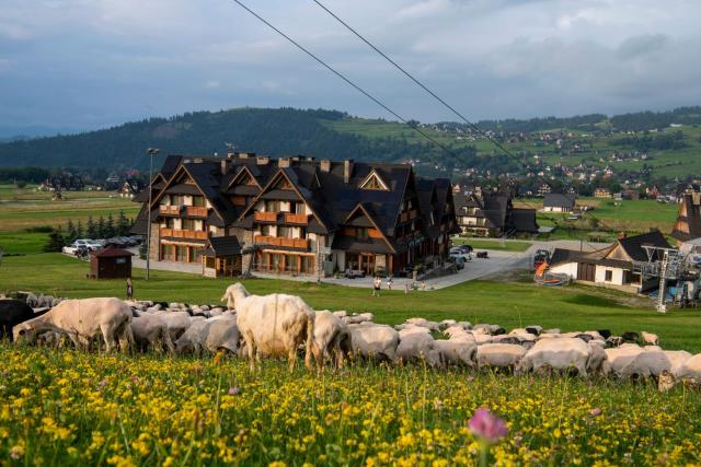 Hotel ZAWRAT - wypoczynek w zasięgu nart