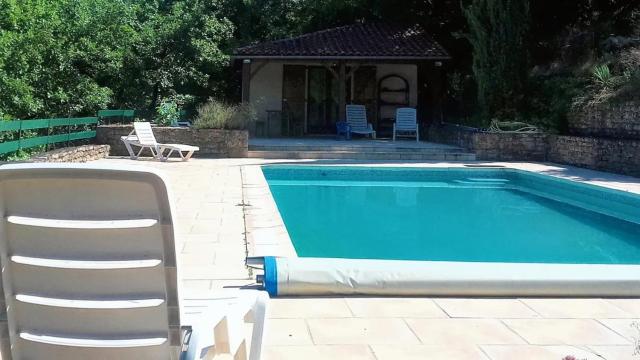 Villa confortable a Milhars avec piscine privee