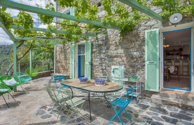 Beautiful stone house in the village of Poggio-di-Nazza