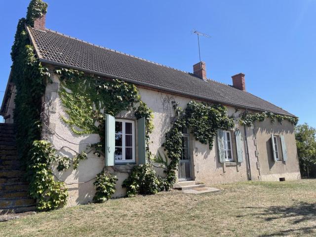 Grande Ferme avec Piscine Privative et Jardin, Proche Étang, Chappes - FR-1-489-90