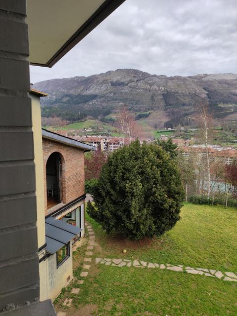 ABARAXKA HOSTEL Disfruta la Vía Verde del Urola hasta la Playa - Naturaleza Montañas y Riqueza Cultural