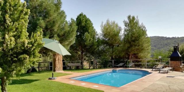 Casa con vistas al lago y con piscina - Casó Nou